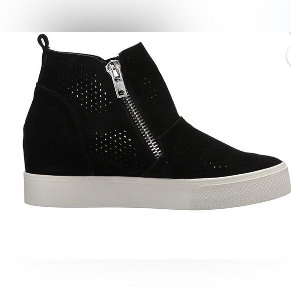 Steven Madden Wedgie-P Black Suede Zip Up Sneakers Size 8.5 - Picture 1 of 9